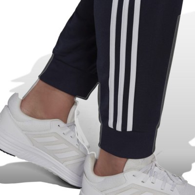 H46106_7_APPAREL_On-Model_Detail-View-2_white_4-700x700